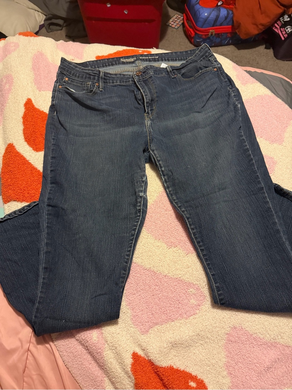 Signature by Levi Strauss Bootcut Denim Jeans in Dark Blue Wash